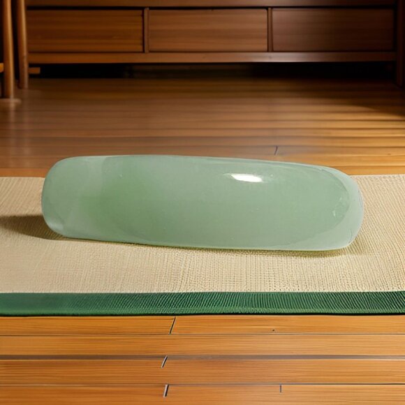 Green Jade Bangle - Picture 8 of 9